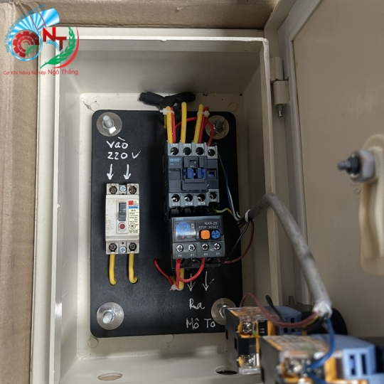 Tủ điện ON/OFF bảo vệ động cơ 1 pha