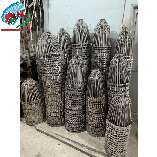 Chắn cỏ co bơm đạp inox